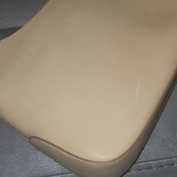 Salvatore Ferragamo Beige Shoulder Bag - Picture 7 of 13